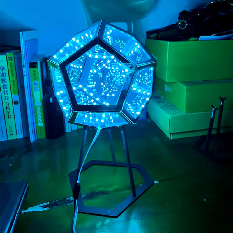 3D Infinity Cube Nachtlicht – Dodekaeder LED Lampe mit 3D-Spiegeleffekt