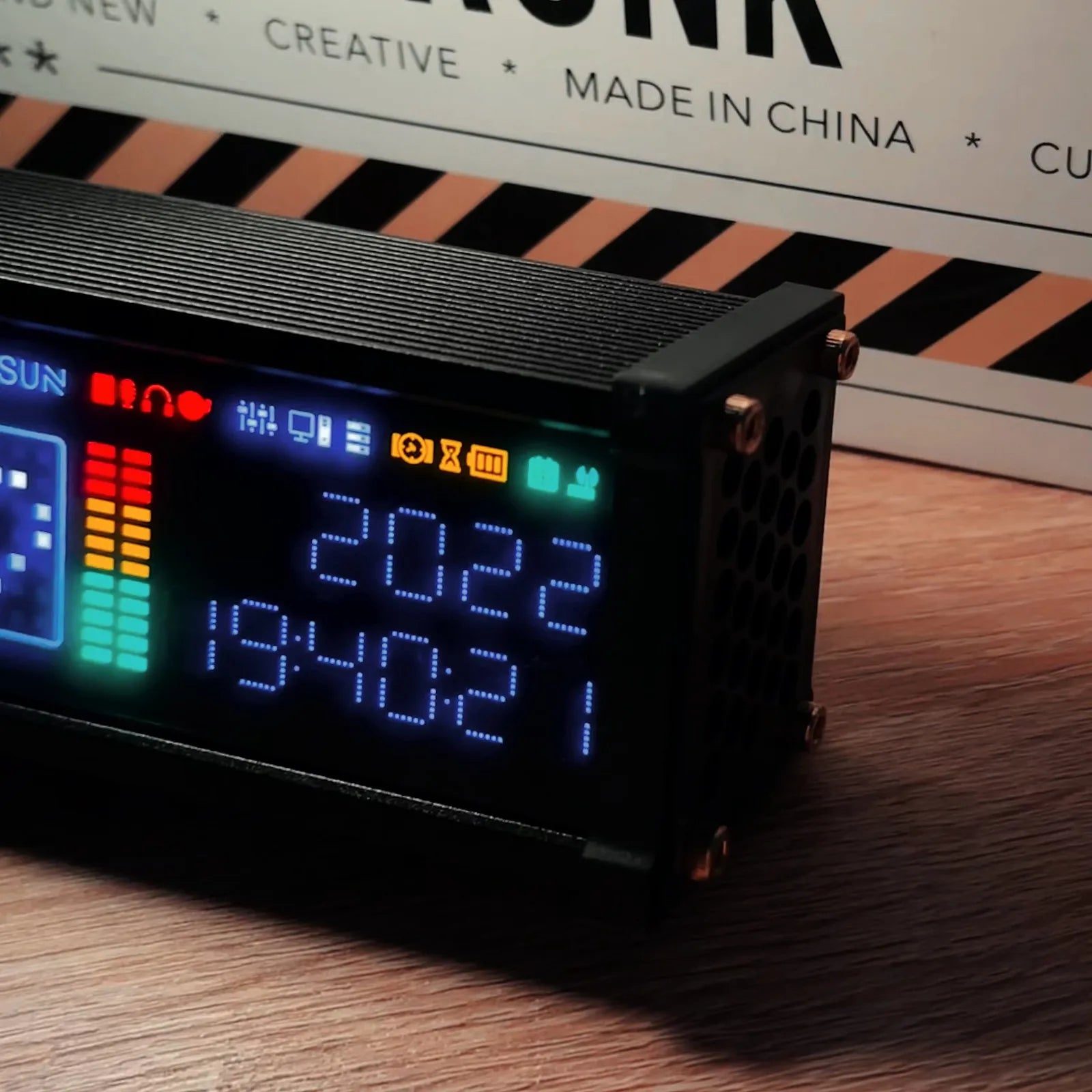 WFD Retro Elektronische Digitaluhr mit Pseudo-Fluoreszenzröhren