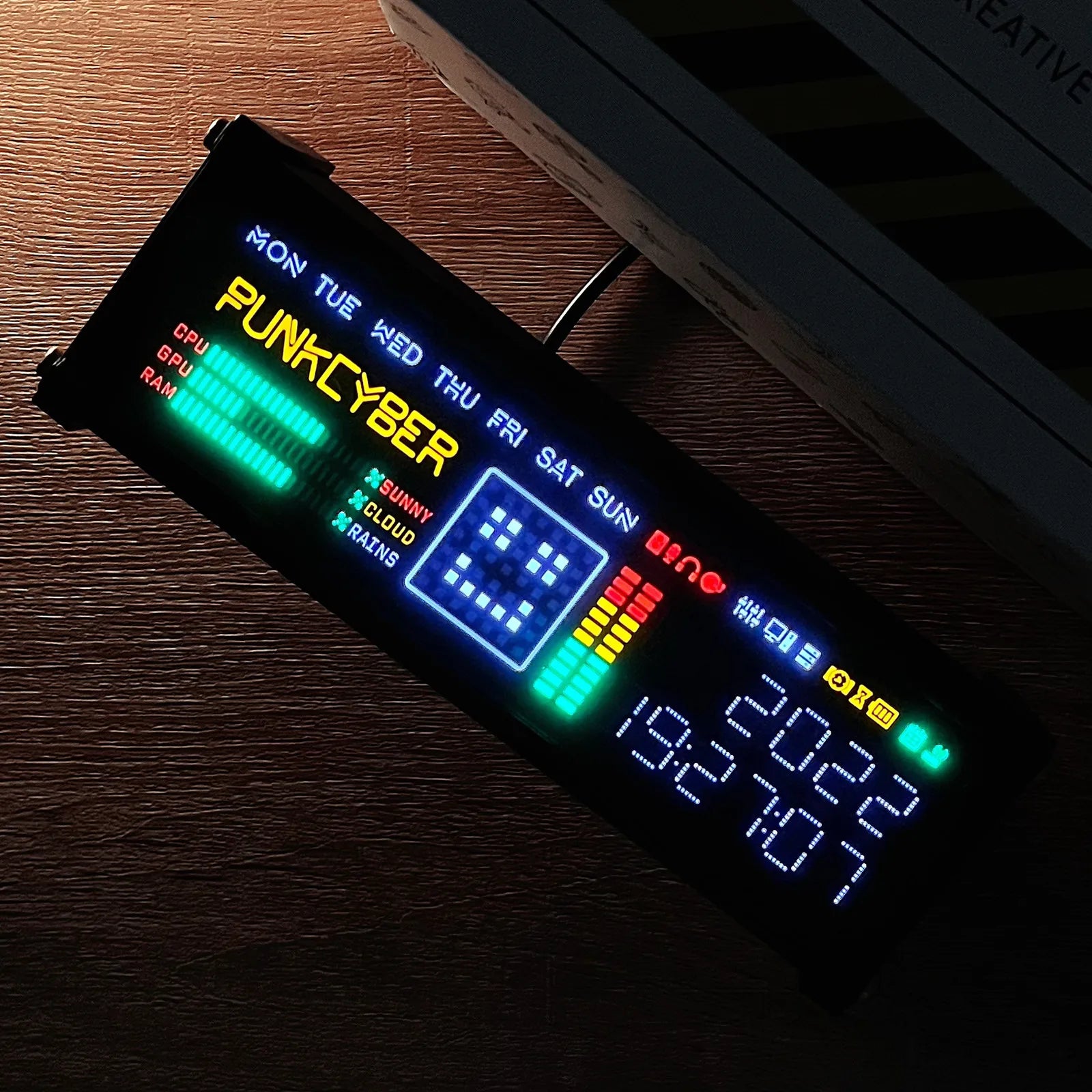 WFD Retro Elektronische Digitaluhr mit Pseudo-Fluoreszenzröhren